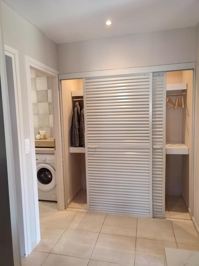 Gratelia Apartment ดัมโนนี ภายนอก รูปภาพ