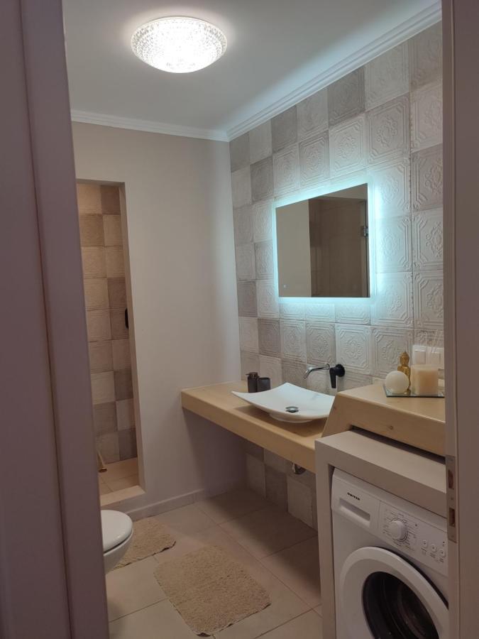 Gratelia Apartment ดัมโนนี ภายนอก รูปภาพ