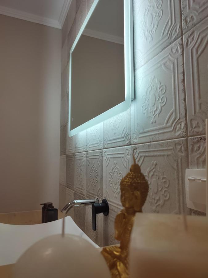 Gratelia Apartment ดัมโนนี ภายนอก รูปภาพ