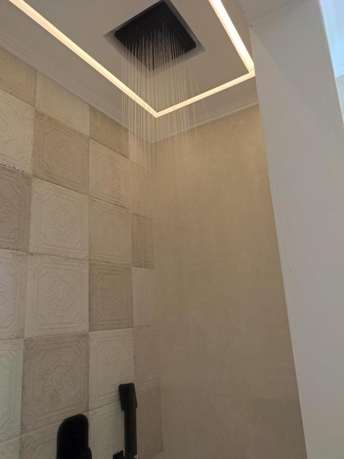 Gratelia Apartment ดัมโนนี ภายนอก รูปภาพ
