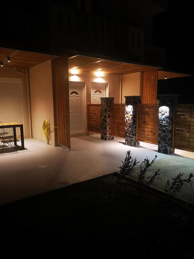 Gratelia Apartment ดัมโนนี ภายนอก รูปภาพ
