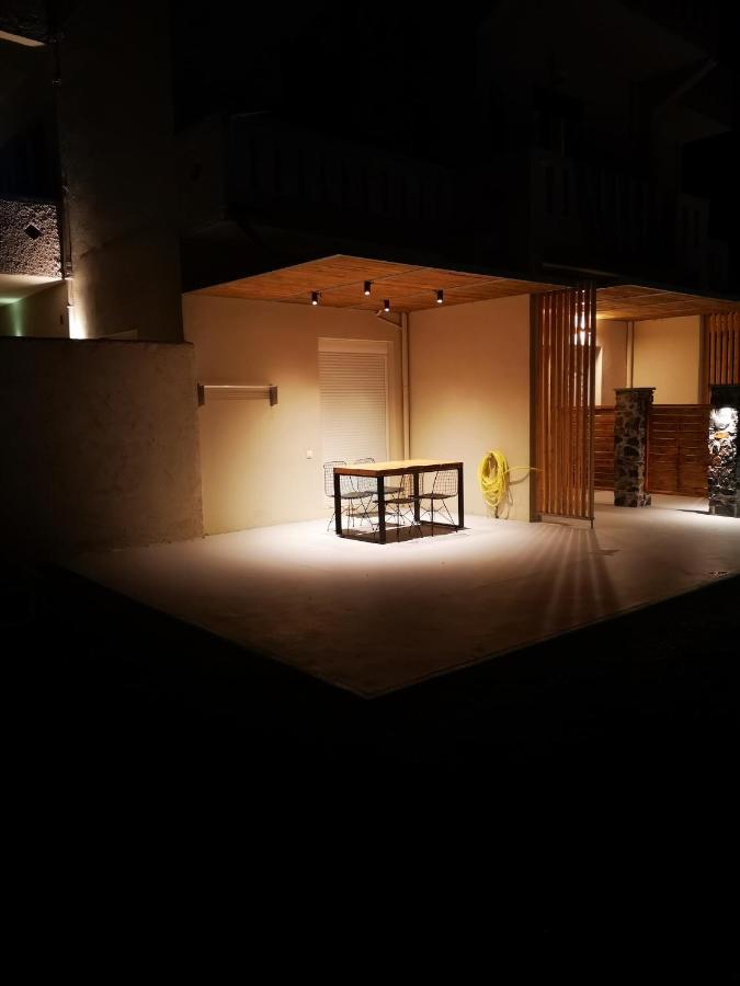Gratelia Apartment ดัมโนนี ภายนอก รูปภาพ