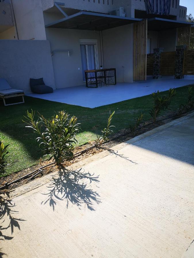 Gratelia Apartment ดัมโนนี ภายนอก รูปภาพ